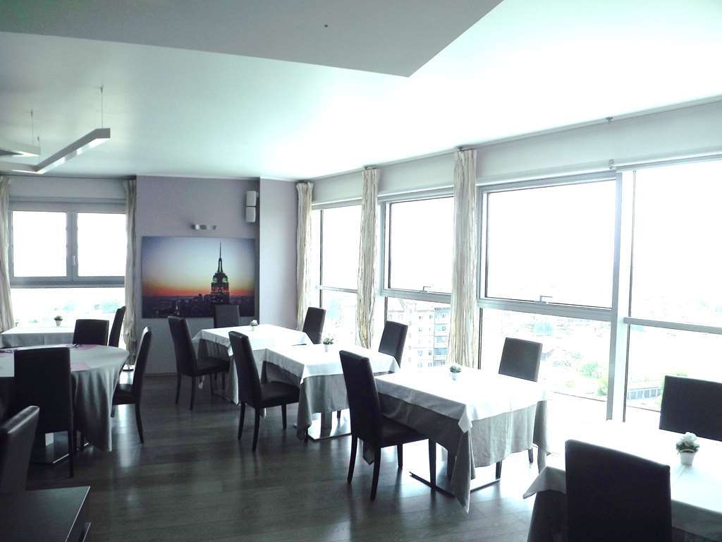 Hotel For You Cernusco Sul Naviglio Restaurant bilde